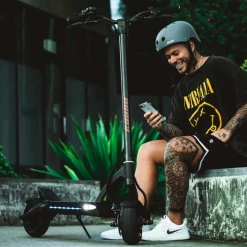 Kaabo Mantis 8 Solo Single Motor Electric Scooter 23 Kaabo Mantis 8 Solo Single Motor Electric Scooter